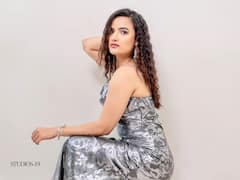 Siri Hanmanth Photos : సిల్వర్​ డ్రెస్​లో హాట్​ ఫోజులిచ్చిన సిరి హన్మంత్