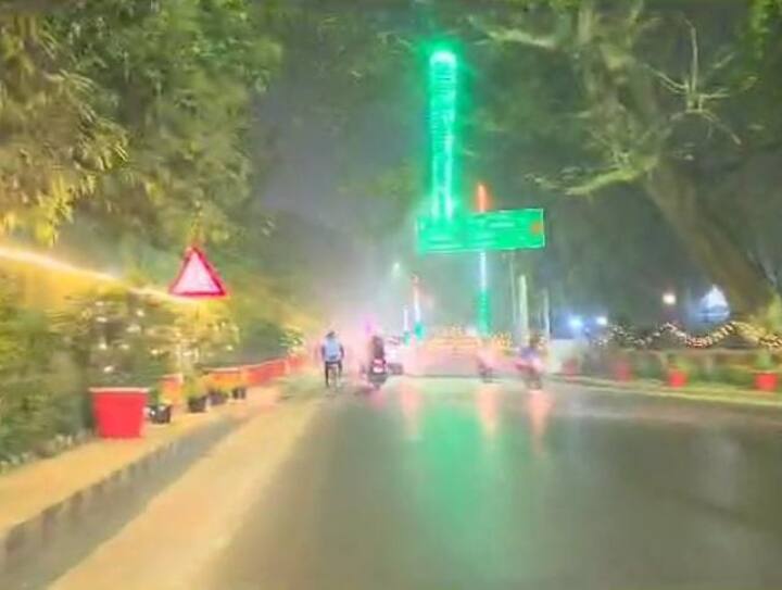 दुनिया के 70 देशों के राजदूत देव दीपावली पर 84 घाटों में होने वाले कार्यक्रम में शामिल होंगे.