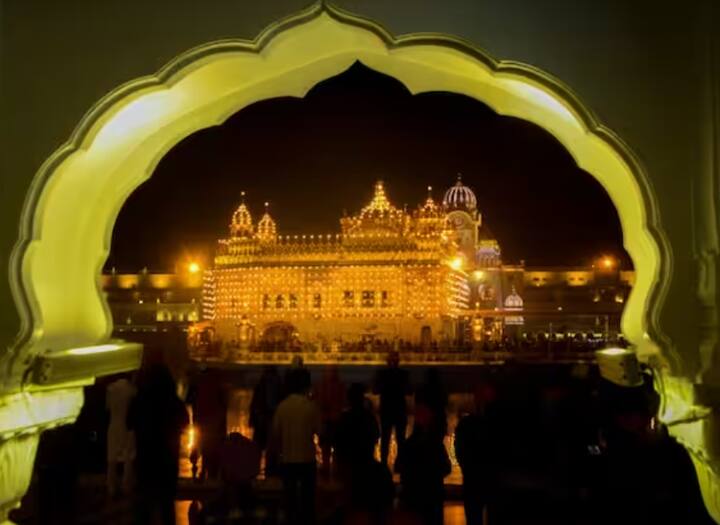 ਪੰਜਾਬ ਦੇ ਸੁਲਤਾਨਪੁਰ ਲੋਧੀ ਤੋਂ ਮੂਲ ਮੰਤਰ ਦਾ ਉਚਾਰਨ ਕਰਨ ਤੋਂ ਬਾਅਦ, ਸ਼੍ਰੀ ਗੁਰੂ ਨਾਨਕ ਦੇਵ ਜੀ ਨੇ ਸਰਬੱਤ ਦੇ ਭਲੇ ਲਈ ਉਦਾਸੀਆਂ (ਯਾਤਰਾਂ) ਸ਼ੁਰੂ ਕੀਤੀਆਂ।