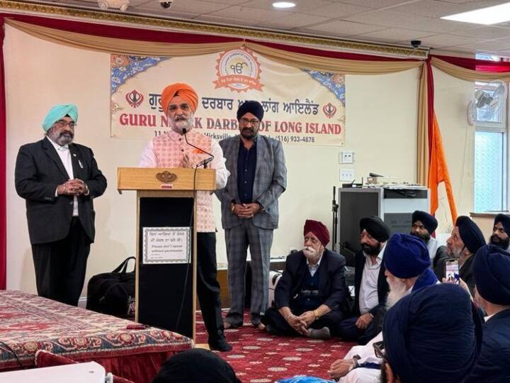 India Ambassador to America Taranjit Singh Sandhu During Visit Gurdwara Khalistan heckle him अमेरिका के गुरुद्वारे में भारतीय राजदूत से खालिस्तानियों ने की बदसलूकी, निज्जर के लिए की नारेबाजी