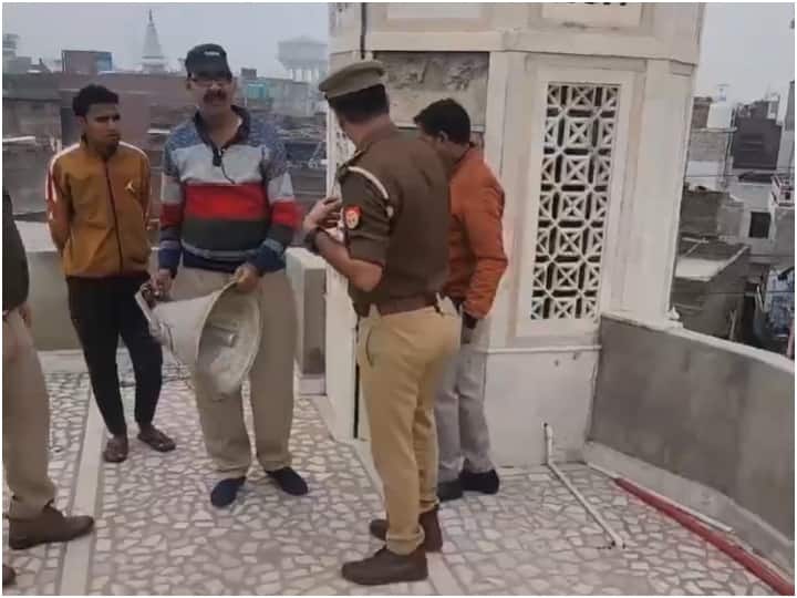 UP Police Action on Loudspeakers installed in mosques in Firozabad were removed ANN UP News: फिरोजाबाद में धार्मिक स्थलों से हटाए गए अवैध लाउडस्पीकर, एक्शन में यूपी पुलिस