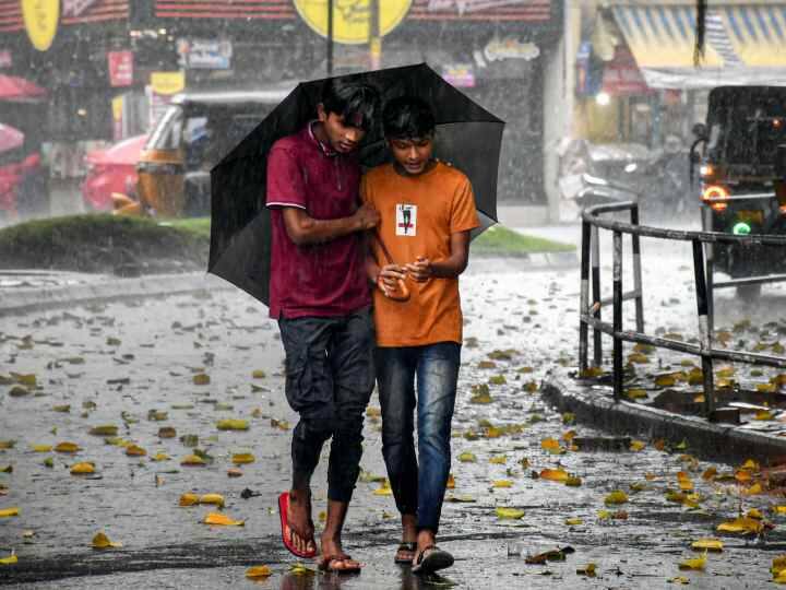 Low pressure area formed near Andamans likely to intensify into cyclone around Nov 29 rainfall took place in these areas बारिश बढ़ाएगी ठंड, दिल्ली-NCR से महाराष्ट्र तक बरसेंगे बादल, जानें उत्तर भारत के इन राज्यों के मौसम का लेटेस्ट अपडेट