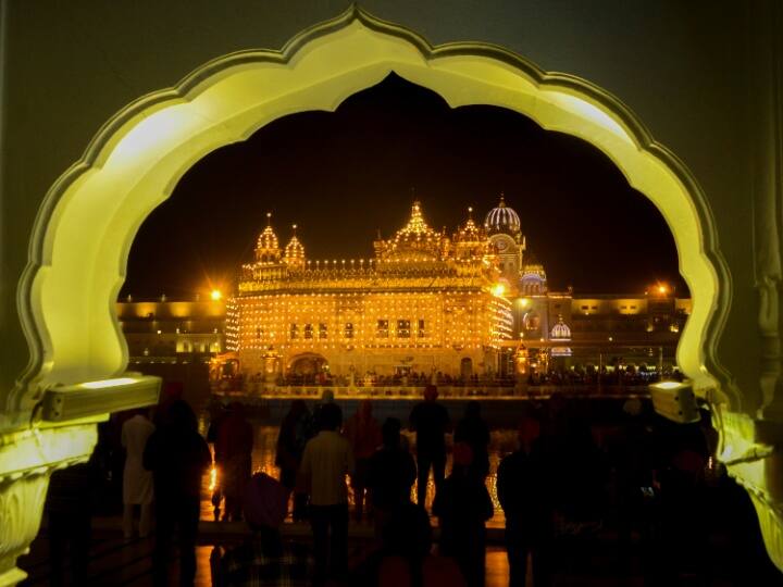 श्री गुरु नानक देव जी जिस-जिस देश में उदासी के दौरान वहां उन्हें अलग-अलग नामों से पुकारा गया. 12 देशों में श्री गुरु नानक देव जी को 14 नामों से पुकारा जाता है.