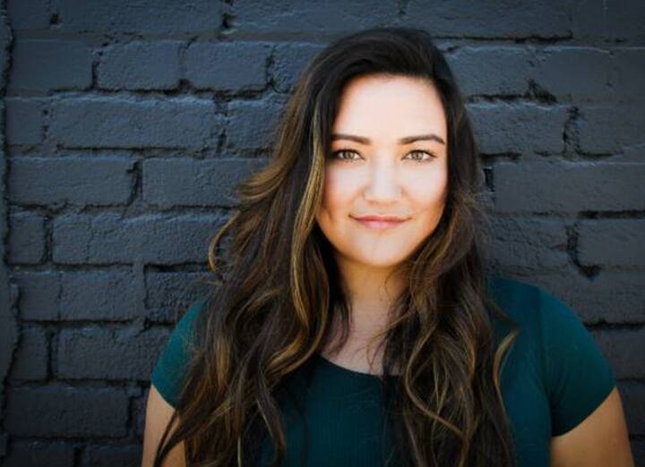 ਜੇਕਰ ਉਹ ਘਰੇਲੂ ਹਿੰਸਾ ਦਾ ਸ਼ਿਕਾਰ ਹੈ, ਤਾਂ ਉਹ ਹੈਲਪਲਾਈਨ ਨੰਬਰ 181 'ਤੇ ਕਾਲ ਕਰਕੇ ਆਪਣੀ ਸ਼ਿਕਾਇਤ ਦਰਜ ਕਰਵਾ ਸਕਦੀ ਹੈ। ਜਦੋਂ ਕਿ ਚਾਈਲਡ ਹੈਲਪਲਾਈਨ ਲਈ 1098 ਨੰਬਰ 'ਤੇ ਕਾਲ ਕਰਨੀ ਪੈਂਦੀ ਹੈ।