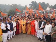 In Photos: कार्तिक पूर्णिमा के लिए भेड़ाघाट में कुंभ सा नजरा, 1.25 लाख बातियों से की गई महाआरती, देखें तस्वीरें