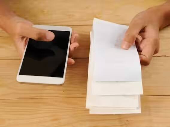 સૌથી મહત્વની બાબત એ છે કે જૂના મોબાઈલ ફોનનું બિલ અને IMEI નંબર ચેક કરો. જો આ બે વસ્તુઓ ઉપલબ્ધ હોય, તો જ તમારે મોબાઈલ ફોન ખરીદવા માટે આગળ વધવું જોઈએ. આના વિના સ્માર્ટફોન ખરીદવો તે મુજબની વાત નથી.