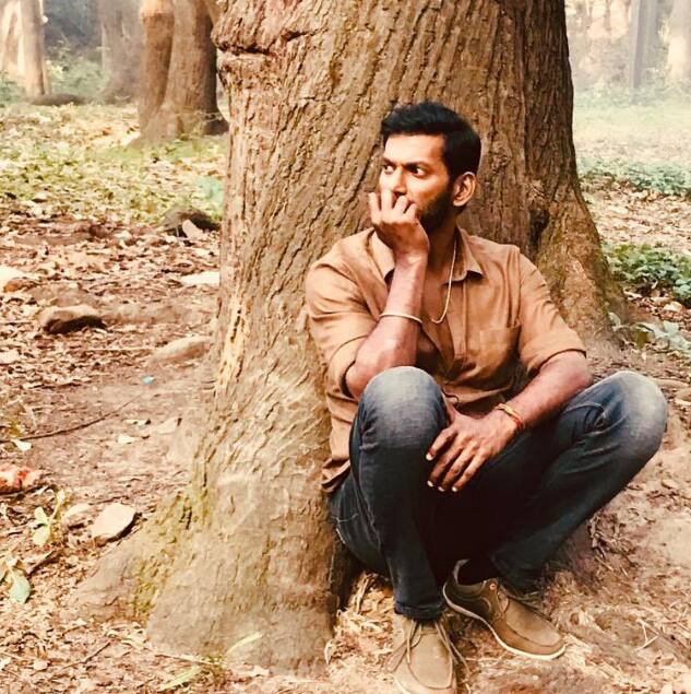 இப்படத்தை கார்த்திக் சுப்புராஜின் ஸ்டோன் பெஞ்ச் பிலிம்ஸ் மற்றும் ஜி ஸ்டுடியோஸ் நிறுவனம் இணைந்து தயாரிக்கின்றனர்.