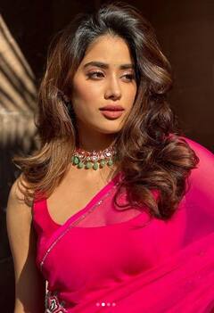 Jhanvi Kapoor: ਜਾਹਨਵੀ ਕਪੂਰ ਨੇ ਪਿੰਕ ਸਾੜ੍ਹੀ 'ਚ ਦਿਖਾਇਆ ਮਨਮੋਹਕ ਅੰਦਾਜ਼, ਖੂਬਸੂਰਤੀ ਦੇਖ ਵਧੀ ਪ੍ਰਸ਼ੰਸਕਾਂ ਦੇ ਦਿਲਾਂ ਦੀ ਧੜਕਣ