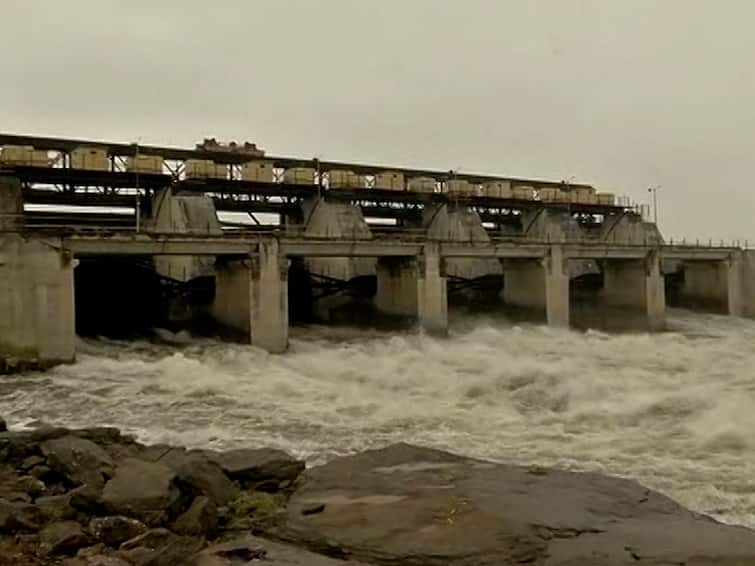 Dam Water Storage Marathwada Nashik Nagar dan discharge water Jayakwadi dam will get water news Maharashtrra मराठवाड्यातील धरणे भरणार! नाशिक-नगरच्या धरणांमधून मोठा विसर्ग सुरु, जायकवाडीत येणार पाणी; विसर्ग ,पाणीसाठा किती?