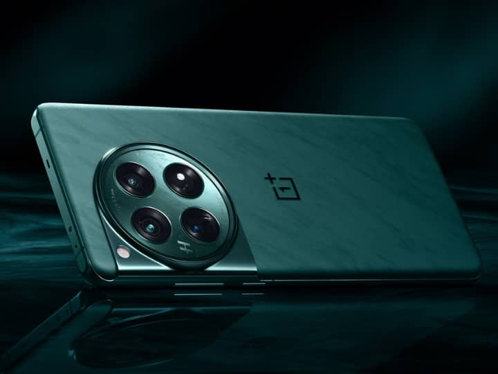 ये स्मार्टफोन चीन में अगले महीने 5 दिसंबर को लॉन्च होगा जबकि भारत में इसकी एंट्री जनवरी में होगी. कंपनी ने Oneplus 11 को 54,999 रुपये की कीमत पर लॉन्च किया था. ऐसे में नए फोन की कीमत 60,000 के आस-पास हो सकती है.