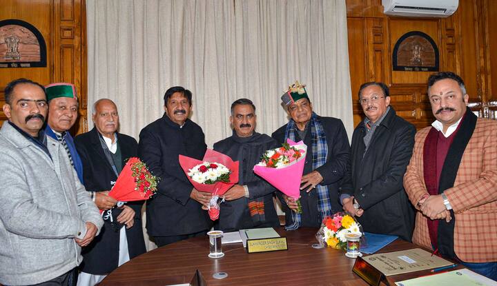 मौजूदा वक्त में हिमाचल प्रदेश मंत्रिमंडल में तीन सदस्यों के पद खाली पड़े हुए हैं. ऐसे में लगातार इन पदों को भरे जाने पर चर्चाएं होती ही रहती हैं.