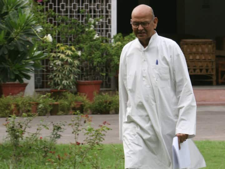 मंडल मसीहा VP Singh के नाम पर राजनीति की, सत्ता भोगी...फिर भी उन्हें भूल गए ये दल, आखिर क्यों? vp singh politics in the name of Mandal Messiah VP Singh enjoyed power yet these parties forgot him मंडल मसीहा VP Singh के नाम पर राजनीति की, सत्ता भोगी...फिर भी उन्हें भूल गए ये दल, आखिर क्यों?