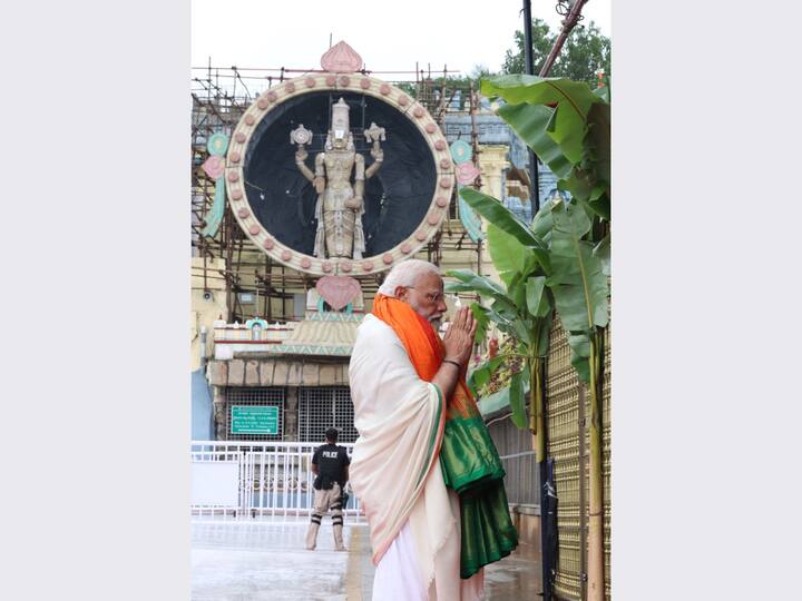 PM Modi praying inside the Venkateswara Swamy Temple atop the Seven Hills. (Image Source: X/@Narendramodi)