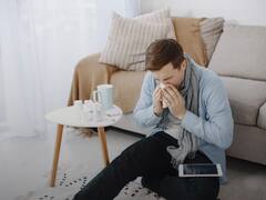 छींक रोकना क्यों है खतरनाक? आप भी ऐसा करते हैं तो इसकी साइंस जान लीजिए, फिर नहीं करेंगे