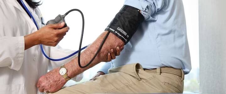 Health Tips 40% of men with high blood pressure and diabetes are treated marathi news Health Tips : उच्च रक्तदाब आणि मधुमेहग्रस्त 40% पुरुष घेतायत उपचार
