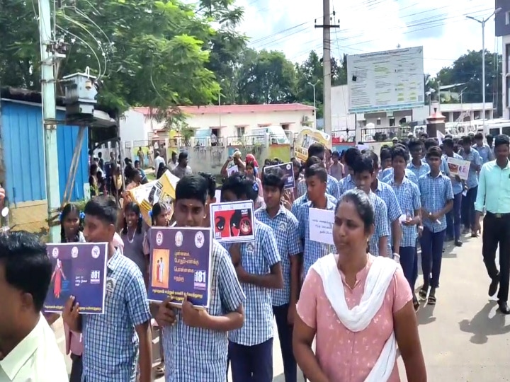 மழை பெய்தால் பள்ளிக்கு விடுமுறை வேண்டுமா? வேண்டாமா? - மாணவர்களிடம் நகைச்சுவையாக வினா எழுப்பிய கலெக்டர்