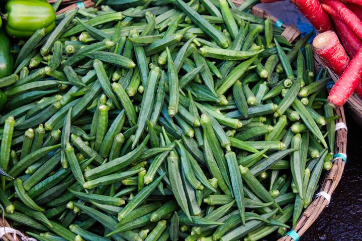 भेंडीचे पाणी 1 महिना सतत सेवन केल्याने तुम्ही तुमचे वजन नियंत्रित करू शकता. यामुळे बद्धकोष्ठतेच्या समस्येपासूनही आराम मिळतो.