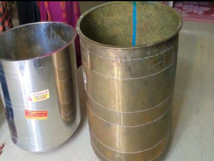 The villagers recovered the stolen jewels from the village கிராமத்தில் திருடுபோன நகை; அண்டாவை வைத்து மீட்டெடுத்த மக்கள்- சினிமா பாணியில் நடந்தது என்ன?