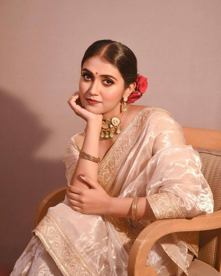 याशिवाय ती नुकतीच ‘झुंड’ या हिंदी चित्रपटात झळकली होती.