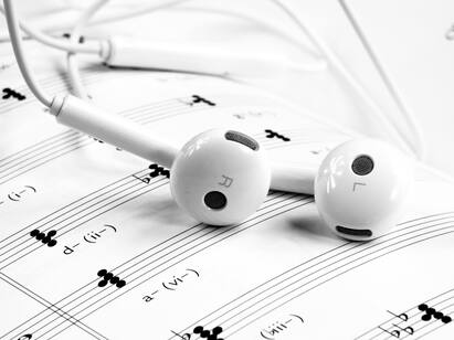 tech tips take care of your earphones how to make it long lasting Earphones: কী কী নিয়ম মেনে চললে আপনার ইয়ারফোন দীর্ঘদিন ঠিকভাবে কাজ করবে? রইল সহজ কিছু টিপস