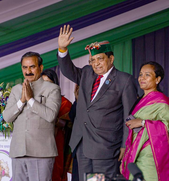 मंत्री पद की रेस में सुधीर शर्मा के अलावा भवानी सिंह पठानिया, संजय रतन और जयसिंहपुर से विधायक यादविंदर गोमा का नाम भी शामिल हैं.