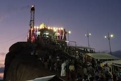 திருச்சி உச்சிப்பிள்ளையார் கோவில் கார்த்திகை தீப திருவிழா - ஃபோட்டோஸ்