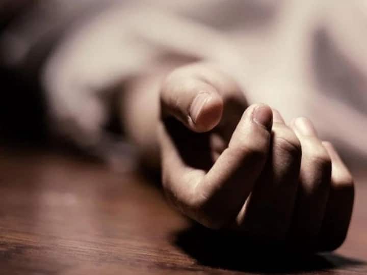 neet preparing student committed suicide by hanging himself nagapur crime Maharashtra Neet Student Suicide : 'नीट' ची तयारी करणाऱ्या विद्यार्थ्याने उचलेले टोकाचे पाऊल; पीजी हॉस्टेलमध्येच गळफास लावून संपवला जीवनप्रवास 