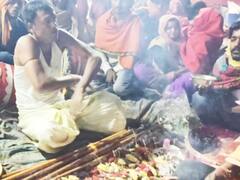 In Pics: अंधविश्वास! कार्तिक पूर्णिमा पर कोनहारा घाट की देखें 'अनोखी दुनिया', तांत्रिक का दावा- 'सब महादेव की कृपा'