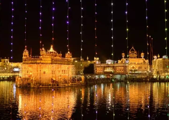 ਸ਼੍ਰੀ ਗੁਰੂ ਨਾਨਕ ਦੇਵ ਜੀ ਨੂੰ ਉਦਾਸੀ ਦੇ ਸਮੇਂ ਦੌਰਾਨ ਹਰ ਦੇਸ਼ ਵਿੱਚ ਵੱਖ-ਵੱਖ ਨਾਵਾਂ ਨਾਲ ਬੁਲਾਇਆ ਜਾਂਦਾ ਸੀ। ਸ੍ਰੀ ਗੁਰੂ ਨਾਨਕ ਦੇਵ ਜੀ ਨੂੰ 12 ਦੇਸ਼ਾਂ ਵਿੱਚ 14 ਨਾਵਾਂ ਨਾਲ ਬੁਲਾਇਆ ਜਾਂਦਾ ਹੈ।