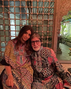 Amitabh Bachchan ही नही बॉलीवुड के इन सेलेब्स ने भी अपने खास को दिए हैं एक्सपेंसिव  गिफ्ट, लिस्ट में Vicky Kaushal से लेकर Ranbir Kapoor  हैं शामिल