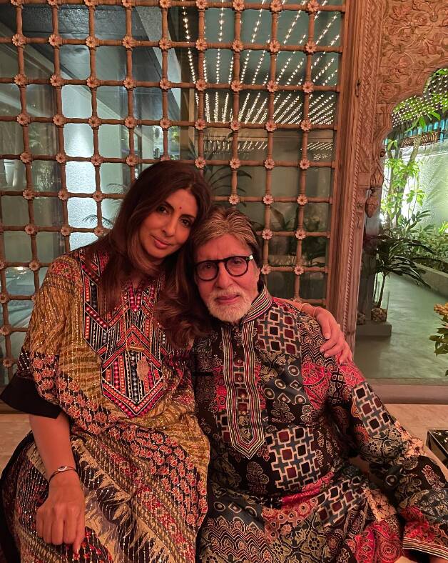 अमिताभ बच्चन ने अपनी बेटी श्वेता को अपना बंगला प्रतीक्षा गिफ्ट किया है. इस बंगले की कीमत 50 करोड़ रुपये बताई जा रही है.