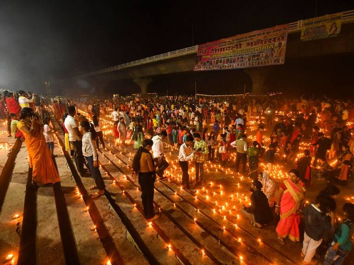 The riverfront ghats of the Ganges River, spanning from Ravidas Ghat to Rajghat, dazzled with over 10 lakh diyas, honouring the sacred river Ganga and its presiding goddess. Uttar Pradesh Chief Minister Yogi Adityanath met foreign delegates as part of the festivities.