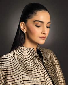 Sonam Kapoor: सोनमचा क्लासी लूक; स्मोकी आयमेकअपणे वेधलं लक्ष!