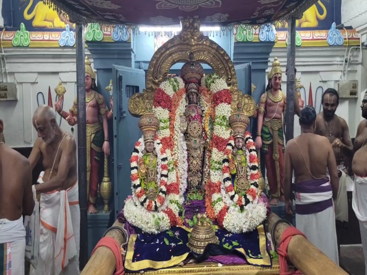 வரதராஜ பெருமாள் கோவிலில் திருக்கார்த்திகை உற்சவம்.. ஏற்றப்பட்ட 15 அடி உயர சொக்கப்பனை..