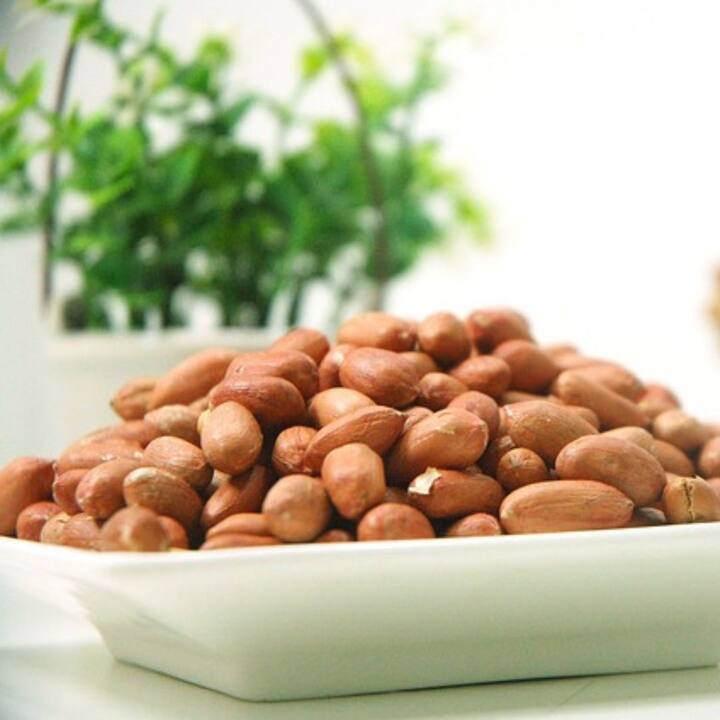 সুস্বাদু, পেট ভরিয়ে রাখে এবং প্রয়োজনীয় পুষ্টি রয়েছে চিনাবাদামে। কিন্তু, শীতে কেন নিয়মিত এই বাদাম খেতে হবে ?