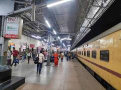 Indian Railway: बिना लाइन में लगे ऑनलाइन खरीद सकते हैं रेलवे प्लेटफॉर्म टिकट, जानें स्टेप बाय स्टेप प्रोसेस