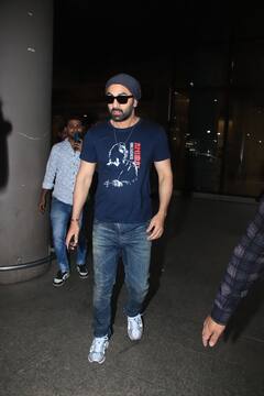 Mumbai: હૈદરાબાદમાં 'એનિમલ'ફિલ્મની ઇવેન્ટમાં હાજરી આપી મુંબઇ પરત ફર્યો રણબીર કપૂર