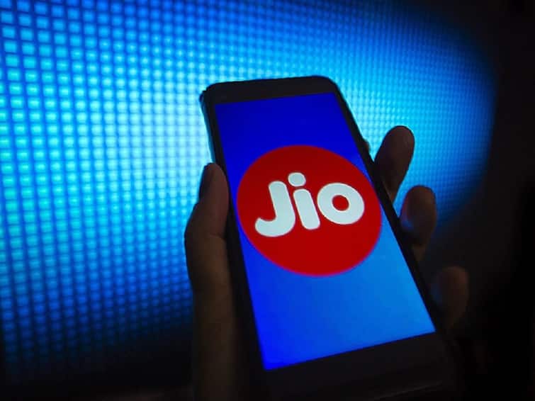 Jio launches New Year plan, you will get unlimited 5G internet for the whole year at Rs 8 per day Jioએ લૉન્ચ કર્યો ન્યૂ યર પ્લાન, આખા વર્ષ માટે 8 રૂપિયા પ્રતિ દિવસના દરે અમર્યાદિત 5G ઇન્ટરનેટ મળશે