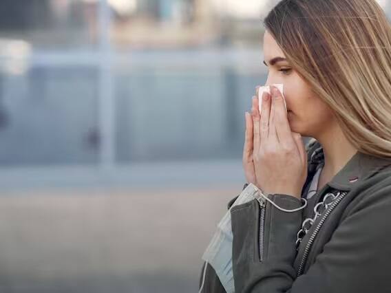 Can holding back a sneeze be dangerous?  If you are also doing the same then know the science behind it, then...