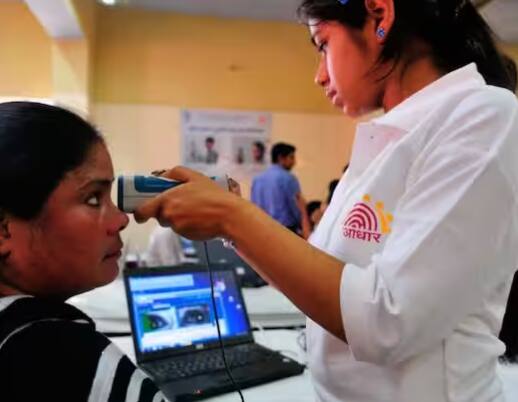 ਜਨਮ ਮਿਤੀ ਨੂੰ ਅਪਡੇਟ ਕਰਦੇ ਸਮੇਂ, ਯਾਦ ਰੱਖੋ ਕਿ ਤੁਸੀਂ ਆਪਣੇ ਆਧਾਰ ਵਿੱਚ ਜਨਮ ਮਿਤੀ ਨੂੰ ਸਿਰਫ ਇੱਕ ਵਾਰ ਅਪਡੇਟ ਕਰ ਸਕਦੇ ਹੋ। ਜੇਕਰ ਤੁਹਾਨੂੰ ਜਨਮ ਮਿਤੀ ਨੂੰ ਦੁਬਾਰਾ ਅੱਪਡੇਟ ਕਰਨ ਦੀ ਅਸਲ ਲੋੜ ਹੈ, ਤਾਂ ਤੁਹਾਨੂੰ ਇੱਕ ਅਪਵਾਦ ਪ੍ਰਕਿਰਿਆ ਦੀ ਪਾਲਣਾ ਕਰਨ ਦੀ ਲੋੜ ਹੋਵੇਗੀ।