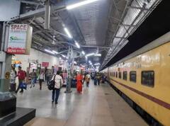 Indian Railway: ਬਿਨਾਂ ਲਾਈਨ 'ਚ ਖੜ੍ਹੇ ਤੁਸੀਂ ਖ਼ਰੀਦ ਸਕਦੇ ਹੋ ਰੇਲਵੇ ਪਲੇਟਫਾਰਮ ਦੀ ਆਨਲਾਈਨ ਟਿਕਟ, ਜਾਣੋ ਕਿਵੇਂ
