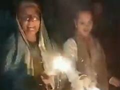 सुरंग में बाहर आए मजदूर तो घरों में हुई आतिशबाजी, 8 राज्य में परिजनों के गांवों में जश्न का माहौल