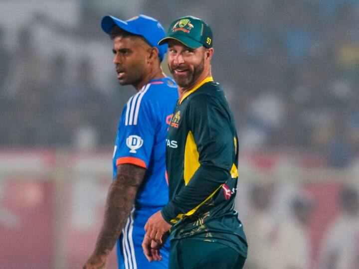 IND vs AUS 3rd T20I Australia won the toss and chose to bowl first at Guwahati Barsapara Cricket Stadium know both teams playing XI India vs Australia IND vs AUS: ऑस्ट्रेलिया ने जीता टॉस, ट्रेविस हेड की वापसी, कंगारुओं ने 4 और भारत ने प्लेइंग इलेवन में किया 1 बदलाव