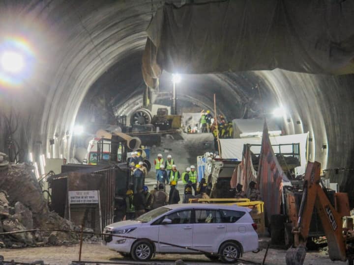 Uttarkashi Tunnel Rescue Operation Successful Praveen risked his life and made the mission successful Silkyara Tunnel Uttarkashi Tunnel: छोटे पाइपों में जा नहीं पा रहे थे NDRF के जवान, तब प्रवीण ने जोखिम में डाली जान और रेस्क्यू ऑपरेशन को बनाया सफल