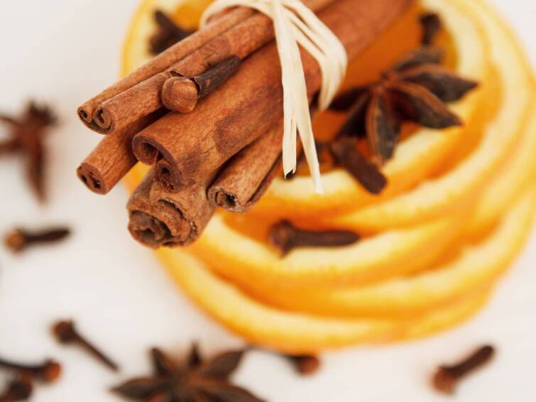 Benefits Of Consuming Cloves Everyday Check the details Cloves: தினமும் 2 கிராம்பு சாப்பிடுவது நல்லதா? நிபுணர்கள் சொல்வது என்ன?
