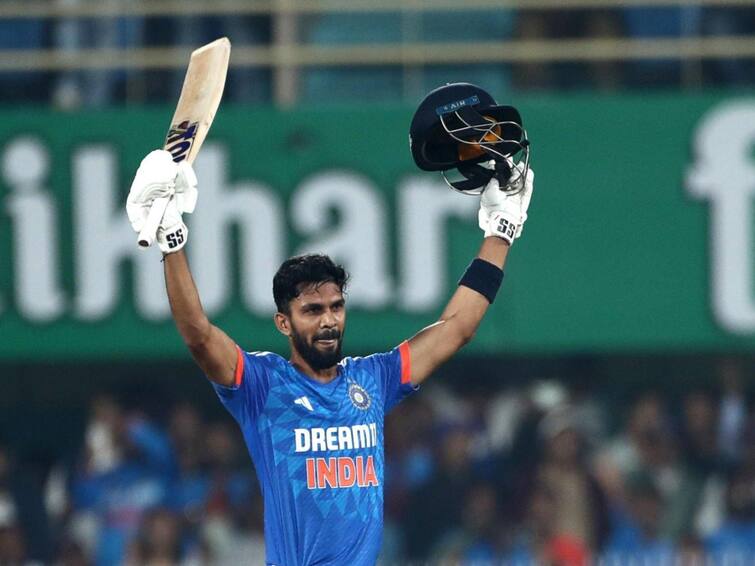 Ruturaj Gaikwad Record 1st T20I Century Indian Player Against Australia IND vs AUS 3rd T20 Ruturaj Gaikwad Record: 52 பந்துகளில் சதம்: டி20 போட்டியில் ஆஸ்திரேலியாவுக்கு எதிராக ருதுராஜ் செய்த சம்பவம்!