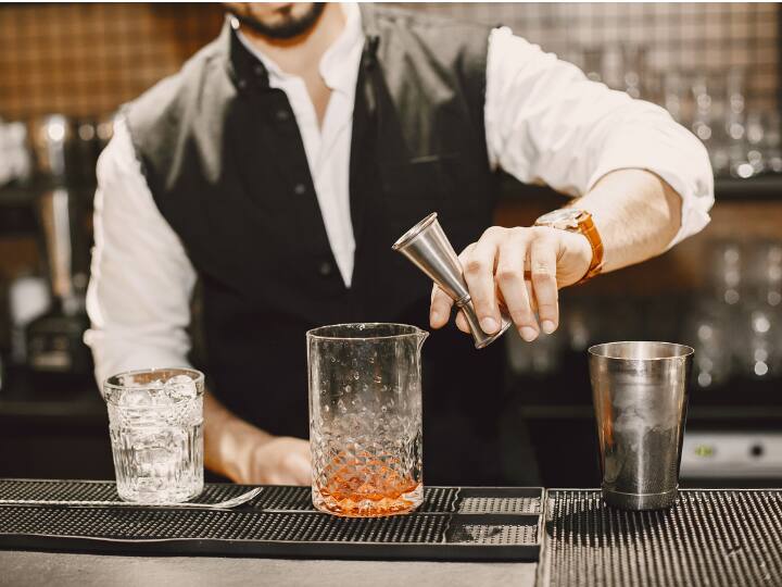 How Much Alcohol is Safe: Per Day Alcohol Drinking Limit Revealed; Know How Much Alcohol is Safe How Much Alcohol is Safe: એક જ દિવસમાં કેટલી છે દારૂ પીવાની લિમિટ? રિસર્ચમાં થયો ખુલાસો
