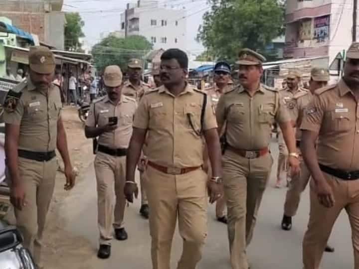 Shops selling Gutka products closed  Karur District S.P. action TNN குட்கா பொருட்களை விற்பனை செய்த கடைகளுக்கு பூட்டு - கரூர் மாவட்ட எஸ்.பி. அதிரடி
