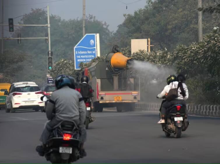 Delhi Air pollution aqi improves rainfall very poor category windspeed Delhi Gets Slight Respite From Days Of Bad Air After Rainfall, AQI At 369