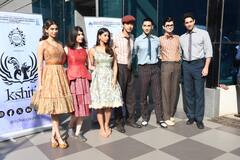 ‘द आर्चीज’ के प्रमोशन इवेंट में बार्बी डॉल बनकर पहुंचीं शाहरुख खान की लाडली सुहाना, ग्रीन शॉर्ट ड्रेस में कोस्टार्स के साथ दिए पोज